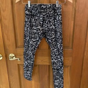 Cropped Lululemon Leggings with Pockets